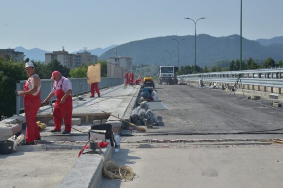 Constructorul promite că începând cu 15 august 2021 se va circula pe pasajul Fartec