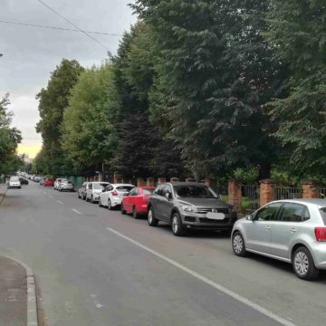 Primăria Brașov demarează procedura de atribuire directă a locurilor de parcare rămase libere