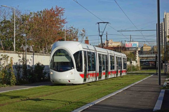 FOTO Extinderi rețele de tramvai în trei orașe din Franța