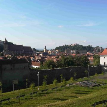 Primăria Brașov anunță că nu mai are nevoie de Hotărâre de Guvern pentru a prelua turnurile și bastioanele. Transferul se face printr-un protocol încheiat cu Consiliul Județean Brașov