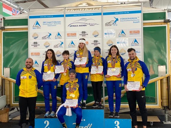 31 de medalii obținute de patinatorii Coronei Brașov la Campionatul Național de la Inzell, Germania