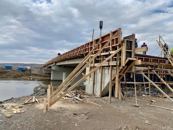 Podurile de la Hălmeag și Crihalma vor fi finalizate în luna mai. Podul Fartec este tot „în lucru”