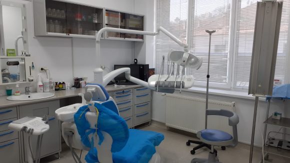 Servicii stomatologice de urgență gratuite în Brașov, începând cu 6 aprilie