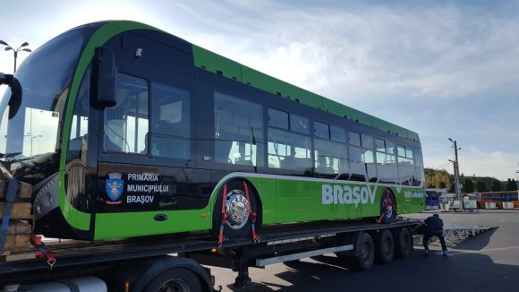 FOTO Primul autobuz electric SOR a ajuns în Brașov, la trei zile după venirea primului troleibuz Solaris
