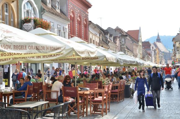 Primăria Brașov a stabilit locurile în care este obligatorie purtarea măștii