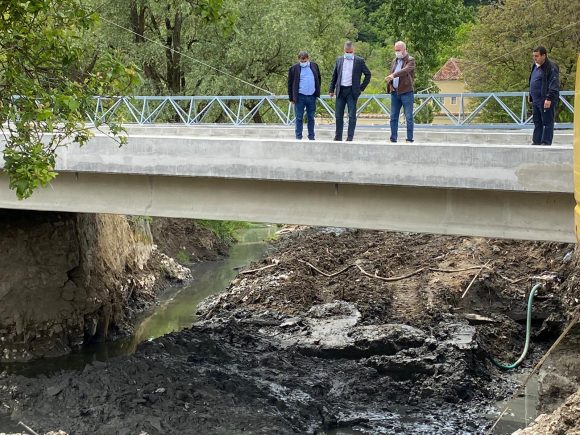 Podul de la Crihalma refăcut la doi ani după ce a fost distrus de inundații