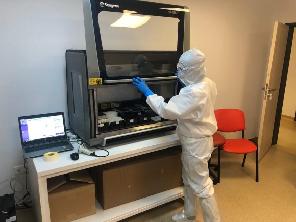 Sistemul automat de testare Real Time PCR pentru depistarea Covid-19 a fost instalat la Maternitate, la două luni și jumătate de când a fost promis