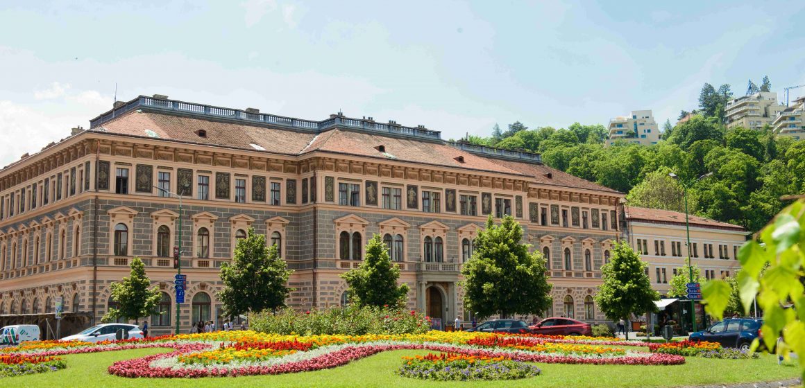 Aproape 16.000 de candidați la programele de licență și masterat ale Universității Transilvania din Brașov