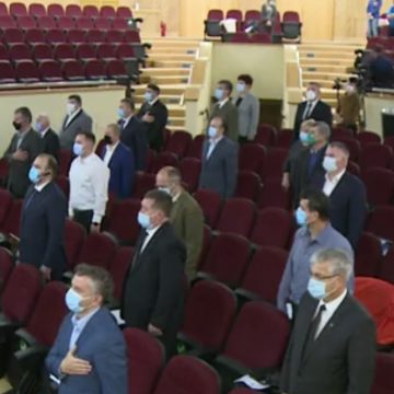 VIDEO Consiliul Județean Brașov și-a stabilit vicepreședinții și membrii comisiilor de specialitate. Un vicepreședinte este de la PNL, iar al doilea este de la USR-PLUS
