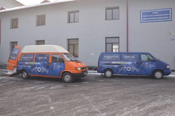 Primăria asigură transportul către centrele de vaccinare pentru persoanele cu  dizabilități și crește numărul curselor pe linia 24 către CATTIA