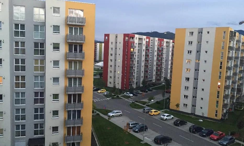 Petiție | Cerem ca ocuparea abuzivă a unui loc în parcarea de reședință proprietate privată să se supună aceluiași regim de sancțiuni ca și parcărilor de reședință amenajate de Primăria Municipiului Brașov