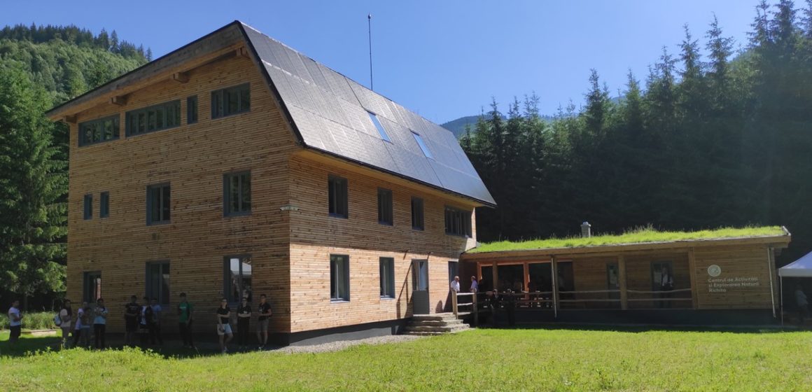 Centrul Educațional Richita își începe activitatea în zona Munților Făgăraș. Acesta vine ca o completare la protejarea pădurilor și la refacerea zonelor degradate