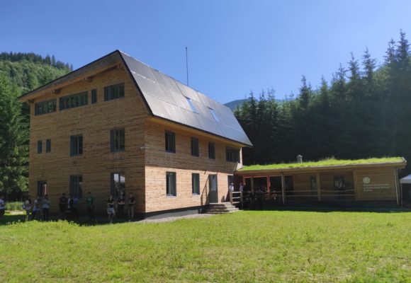 Centrul Educațional Richita își începe activitatea în zona Munților Făgăraș. Acesta vine ca o completare la protejarea pădurilor și la refacerea zonelor degradate