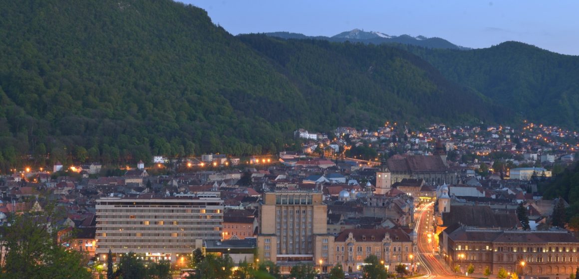 Unitățile de învățământ, instituțiile publice și de cultură aparținând Municipalității Brașov, iluminatul public și semaforizarea au trecut pe consum de energie electrică verde 100%