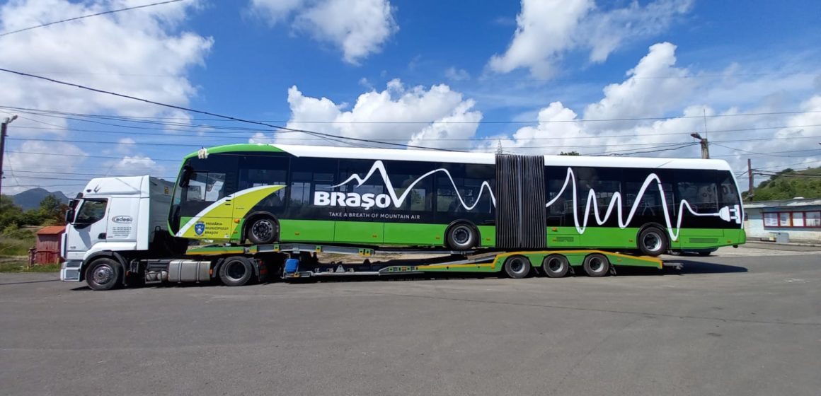 Primele două autobuze electrice Karsan au ajuns la Brașov. Următoarele livrări sunt programate să se încheie în luna septembrie
