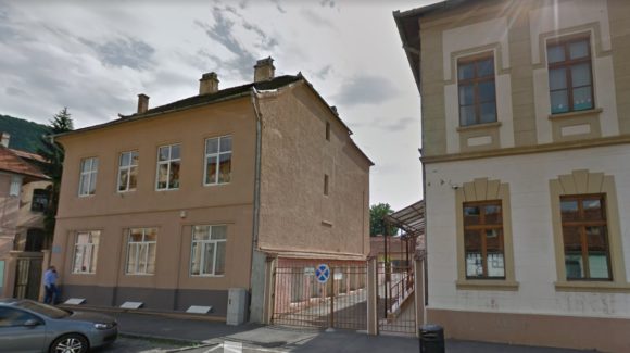 PSD Brașov acuză administrația USR că „lasă de izbeliște copiii Grădiniței 13”. Viceprimarul Flavia Boghiu anunță că Municipalitatea a primit o ofertă pentru achiziția imobilelor