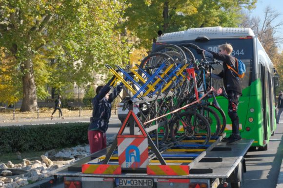 De mâine reîncepe transportul gratuit al bicicletelor în Poiana Brașov. RATBV a crescut capacitatea de transport la 60 de biciclete/oră