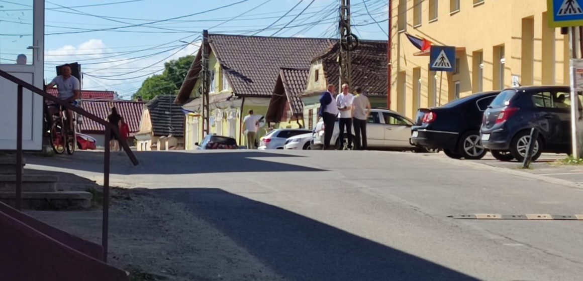 Referendumul local pentru demiterea primarului comunei Dumbrăvița nevalidat la o prezență de 25,59%. USR îl acuză pe primarul Popa Zachiu că a împiedicat oamenii să meargă la vot