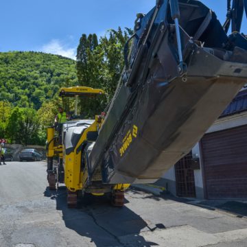 După rezilierea contractului cu Morani Impex SRL, Primăria Brașov a semnat un nou contract subsecvent cu firma Valdek Impex SRL. Din iulie încep reparațiile pe străzile din Florilor, Scriitorilor, Bartolomeu și Tractorul