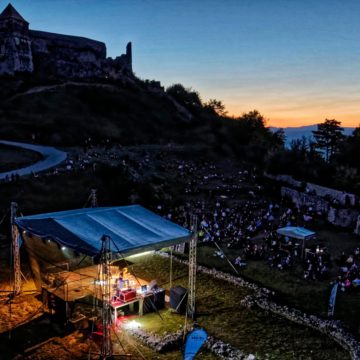Muzicieni români prezenți pe scena Festivalului de Film și Istorii de la Râșnov, ediția a 14-a