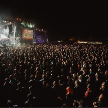 REF | După doi ani de pauză, cel mai mare festival de rock din România se pregătește pentru cinci zile de muzică. Anul acesta, prima zi are o scenă dedicată trupelor românești