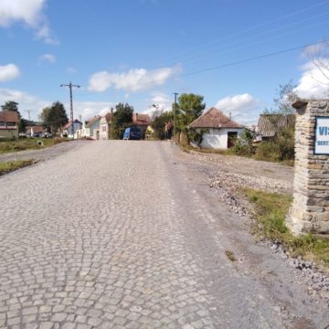 Proiectul de modernizare și reabilitare a drumului judeţean DJ 104 L Dacia – Viscri – Buneşti se apropie de sfârşit