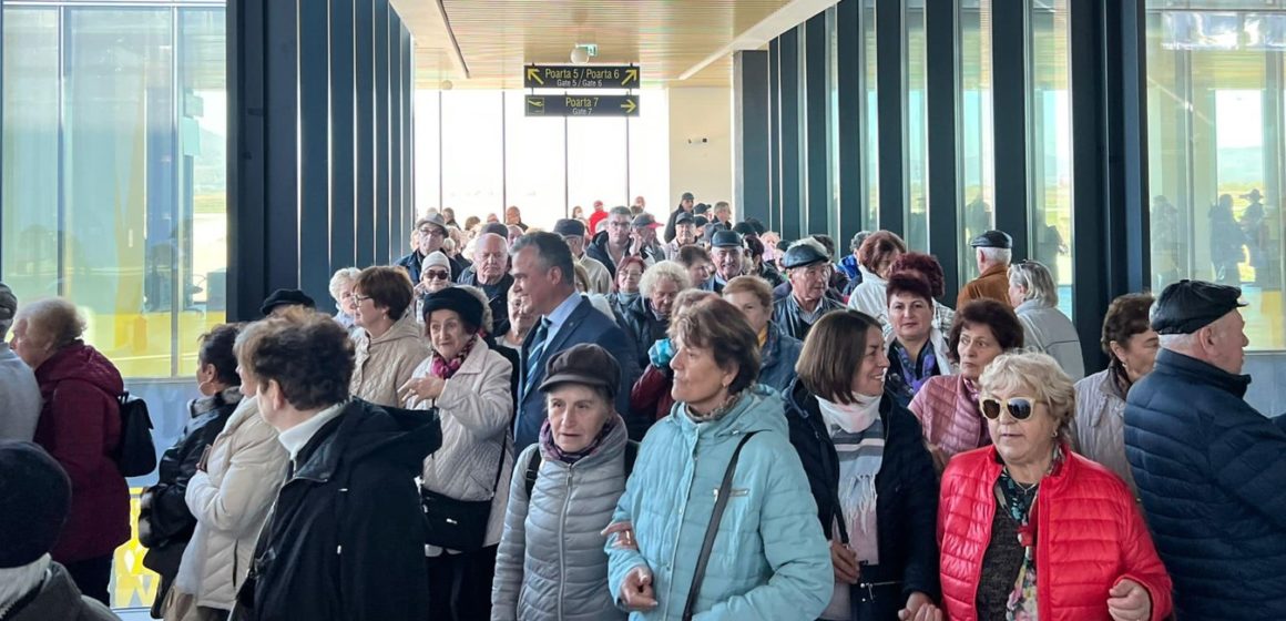 Adrian Veștea organizează tururi ghidate la Aeroport sau cum se face campanie electorală pe bani publici