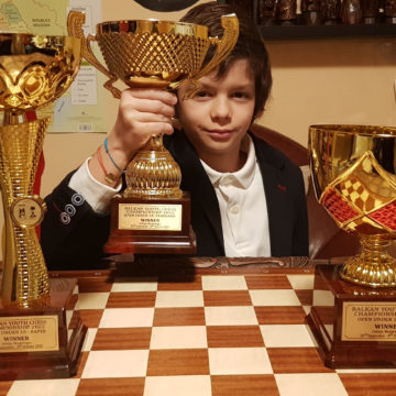 Brașoveanul Vladimir Sofronie, în vârstă de 9 ani, triplu campion balcanic la șah junior