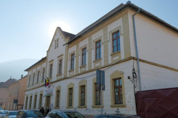 Primăria Brașov a obținut o nouă finanțare nerambursabilă prin PNRR: corpul B al Școlii Gimnaziale nr. 5 va fi eficientizat energetic