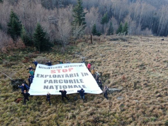 Protest în Semenic și la sediul administrației parcului național din Reșița. Agent Green cere Ministerului Mediului să înlăture imediat Romsilva de la administrare