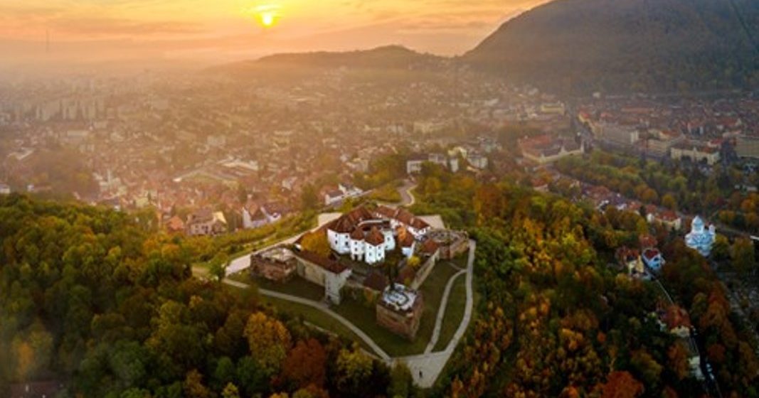 Guvernul Ciucă analizează două propuneri pentru darea în administrare a Cetății Brașovului, dar niciuna nu e către municipiul Brașov