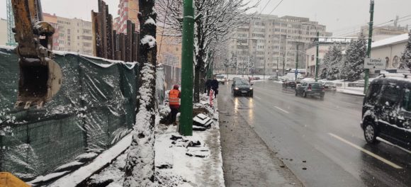 Amendă și oprirea lucrărilor pentru o dezvoltare imobiliară de pe strada Carpaților