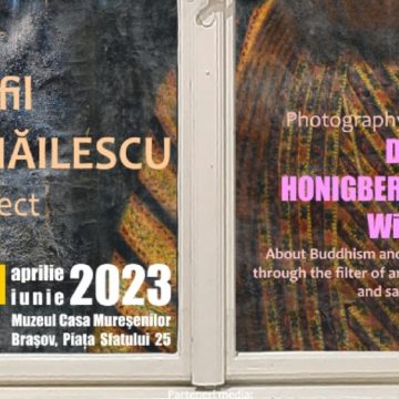 Expoziție de fotografie şi pictură realizată de prof. dr. arh. Teofil Mihăilescu, Fereastra doctorului Honigberger, la Muzeul Casa Mureșenilor Brașov