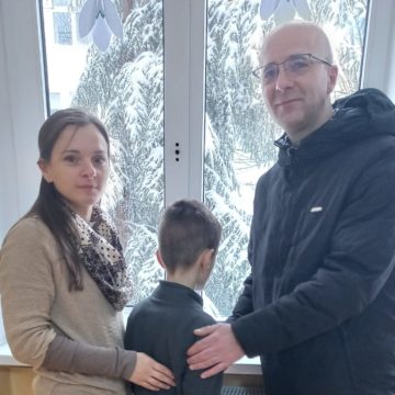 Cristina și Alin Dima se luptă de doi ani să strângă banii necesari unei intervenții medicale pentru Raul, copilul lor