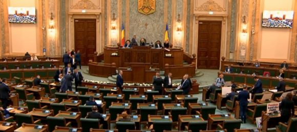 După voturile din Senat cu privire la pragul pentru abuz și pensiile speciale, am transmis câteva întrebări senatorilor brașoveni și conducerilor organizațiilor USR, PSD și PNL. Unii au răspuns, alții nu
