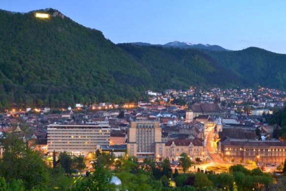 Primăria Brașov a semnat contractul pentru etapa a III-a de extindere a iluminatului public din municipiu