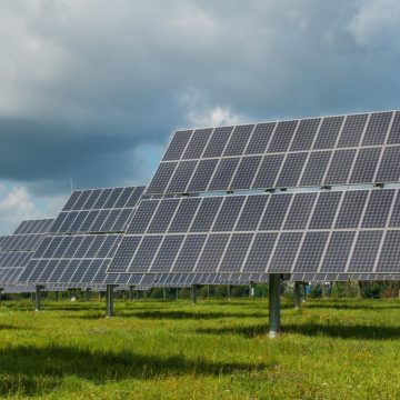 Trei ofertanți pentru construirea parcului fotovoltaic din Stupini