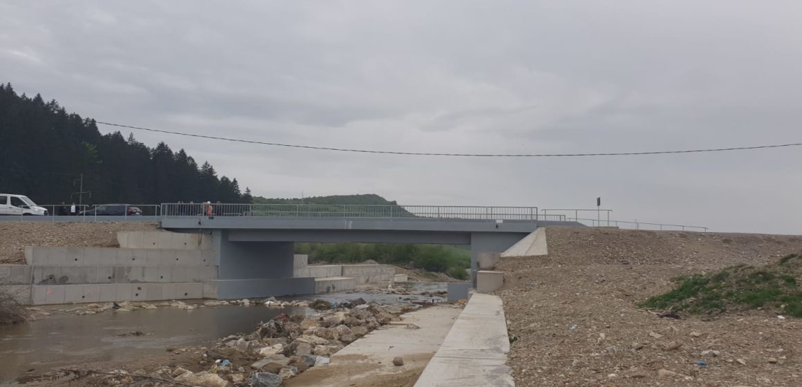 Pod refăcut peste pârâul Zizin, pe Drumul Judeţean 103 A, Braşov – Tărlungeni – Zizin
