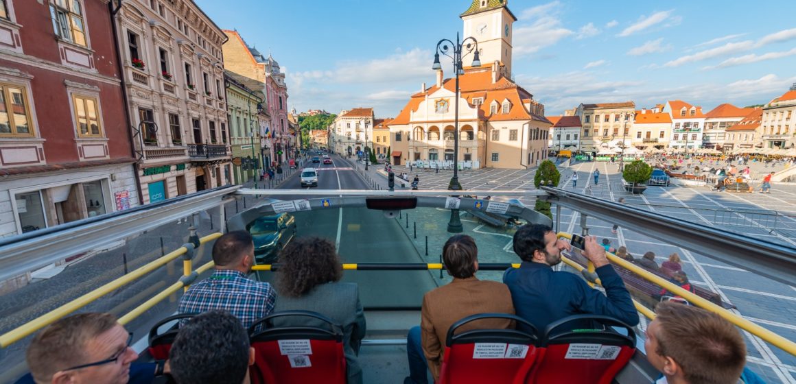 Din 23 iunie, autobuzul turistic va circula prin centrul istoric și pe Drumul Poienii, până la Belvedere