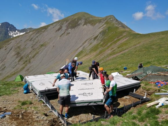 Fundația Conservation Carpathia susține refacerea refugiilor montane din Munții Făgăraș