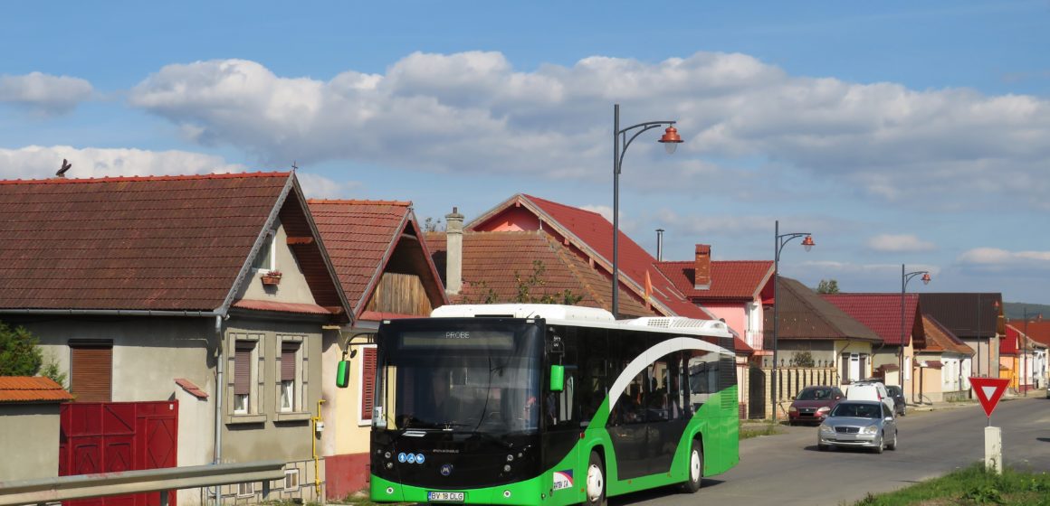 Autobuzele care circulă pe liniile metropolitane 310 și 320 vor opri în toate stațiile din municipiul Brașov aflate pe traseul acestora
