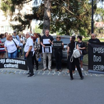 Protest Opriți distrugerea culturii! Instituțiile publice de cultură din Brașov cer modificarea sau eliminarea anumitor prevederi din proiectul de ordonanță de urgență care afectează funcționarea sau existența acestora