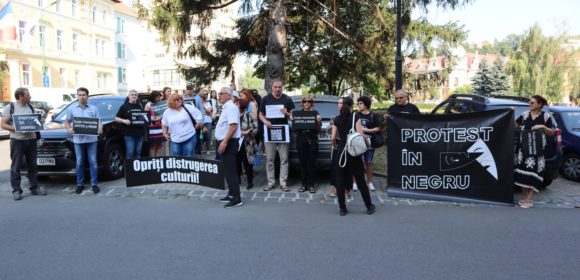 Protest Opriți distrugerea culturii! Instituțiile publice de cultură din Brașov cer modificarea sau eliminarea anumitor prevederi din proiectul de ordonanță de urgență care afectează funcționarea sau existența acestora