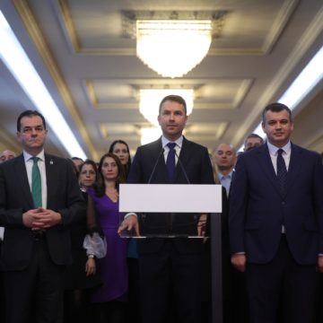 Drulă, Orban și Tomac au lansat Alianța Dreapta Unită, „o alternativă onestă la guvernarea coruptă PSD-PNL și la extremismul AUR”