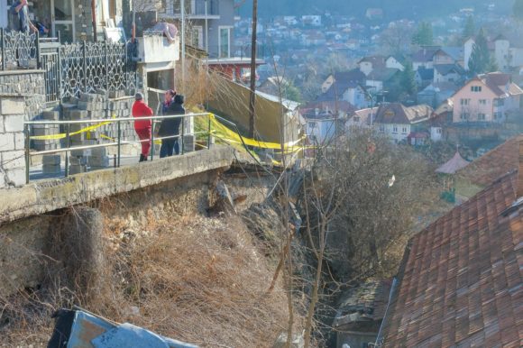 Alunecare de teren pe str. Traian Moșoiu