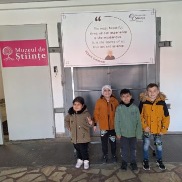Muzeul Interactiv de Științe Brașov a decis să sprijine Magazinul Clasei de la școala din Budila și oferă lunar 15 bilete de acces elevilor de acolo
