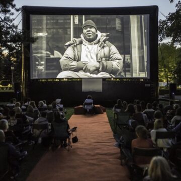 Caravana Metropolis – cinema în aer liber la Brașov – peste 1650 spectatori au participat la eveniment