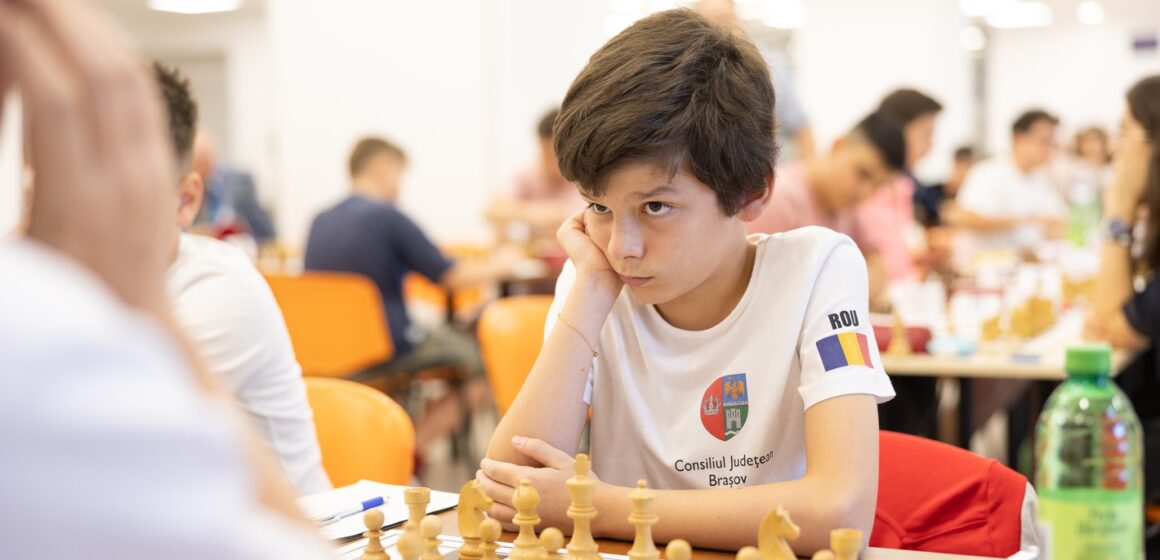 Campionul european la șah în vârstă de 11 ani, brașoveanul Vladimir Sofronie, admis cu media 10 la Liceul de Artă