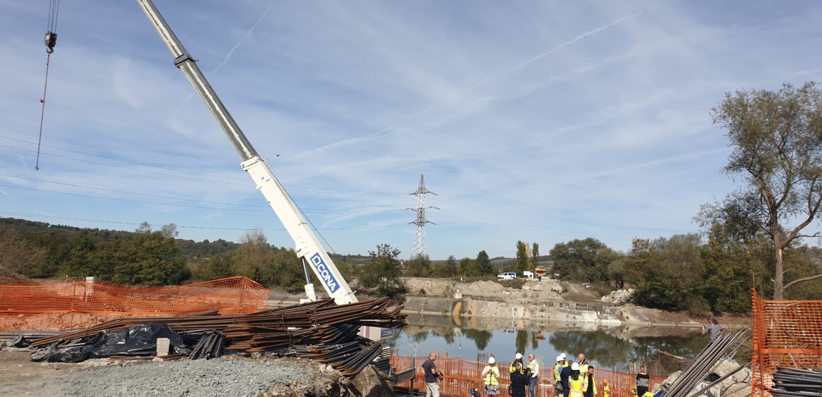 Stadiul lucrărilor de construcție a fundațiilor podului din Voila