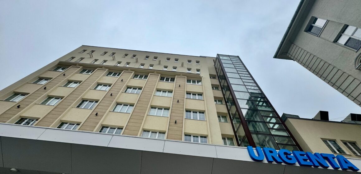 Un proiect de modernizare la Maternitatea Brașov a ajuns la final. În cadrul proiectului au fost efectuate lucrări de eficientizare energetică şi dotări cu aparatură medicală şi mobilier